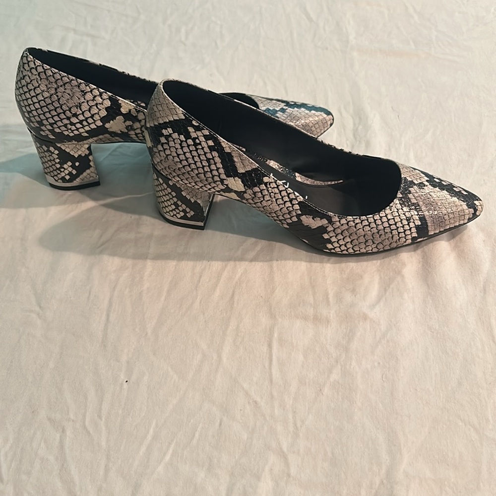 Calvin Klein Womens Nita Pump Snake Print - Picture 4 of 8